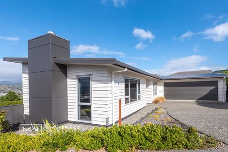 Photo of property in 19 Riverstone Drive, Riverstone Terraces, Upper Hutt, 5018