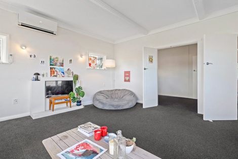 Photo of property in 61 Harbour View Road, Northland, Wellington, 6012