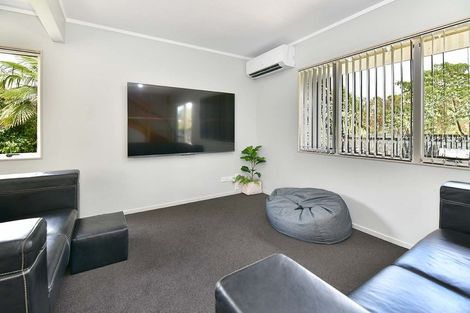 Photo of property in 53 Springs Road, Parakai, 0830