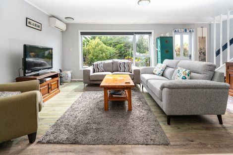 Photo of property in 11 Hollydale Grove, Churton Park, Wellington, 6037