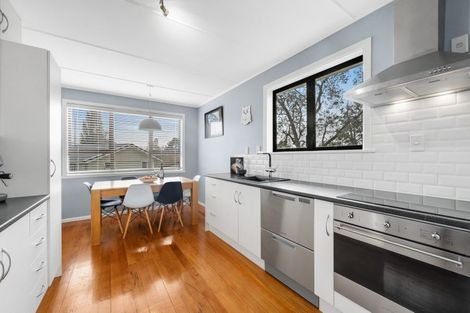 Photo of property in 42 Ennis Avenue, Pakuranga Heights, Auckland, 2010