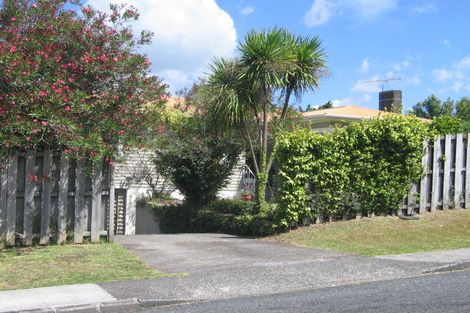Photo of property in 7 Camelot Place, Glenfield, Auckland, 0629