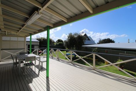 Photo of property in 107 Rimu Place, Matarangi, Whitianga, 3592