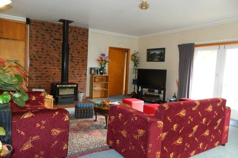 Photo of property in 5 Coates Street, Tawa, Wellington, 5028