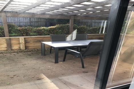 Photo of property in 6 Ferntree Terrace, West Harbour, Auckland, 0618