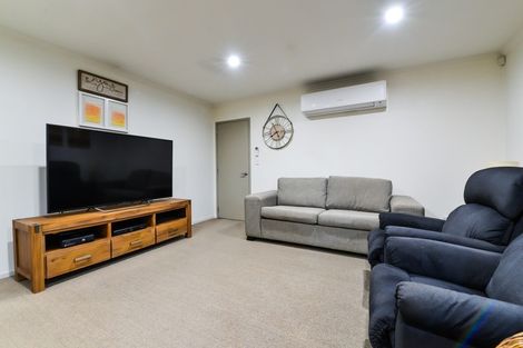 Photo of property in 14 Trauzer Place, Flagstaff, Hamilton, 3210