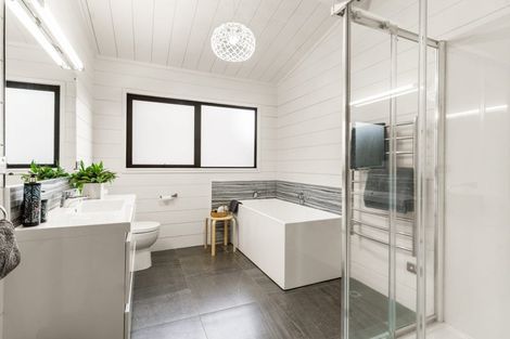 Photo of property in 32 Mcdowell Crescent, Hillcrest, Auckland, 0627