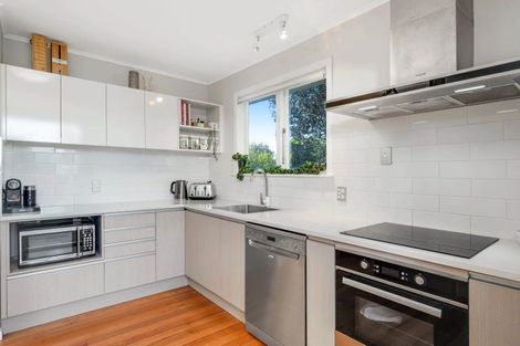 Photo of property in 2/12 Pandora Place, Pakuranga, Auckland, 2010