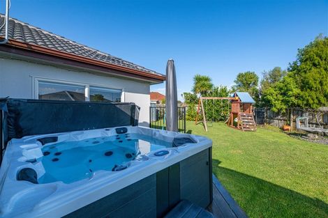 Photo of property in 15 Espalier Drive, Henderson, Auckland, 0612