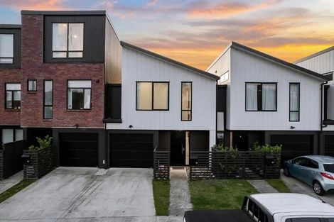 Photo of property in 29 Lewis Road, Pakuranga, Auckland, 2010