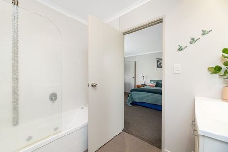 Photo of property in 112 Waikite Road, Welcome Bay, Tauranga, 3175