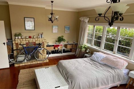 Photo of property in 7 Otahuri Crescent, Greenlane, Auckland, 1051