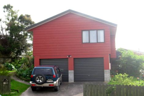 Photo of property in 13 Kearney Place, Massey, Auckland, 0614