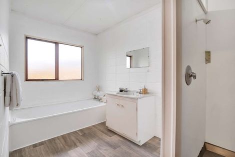 Photo of property in 2/32 Domain Street, Waiuku, 2123