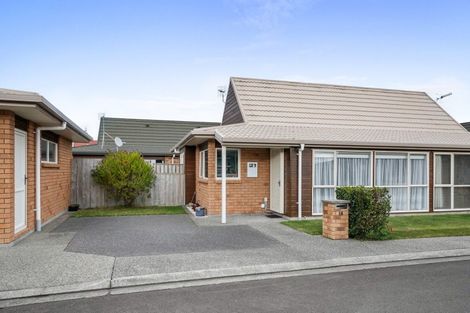 Photo of property in Rangeview Villas, 16/9 Fuller Close, Levin, 5510
