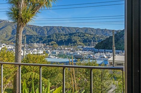 Photo of property in 4u Rutland Street, Picton, 7220