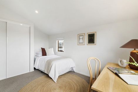 Photo of property in 2/5 Eversleigh Road, Belmont, Auckland, 0622