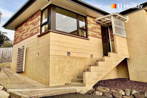 Photo of property in 32 Tomkins Street, Green Island, Dunedin, 9018