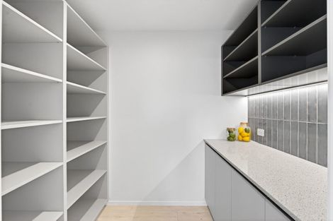 Photo of property in 14 Annie Aranui Drive, Poraiti, 4182