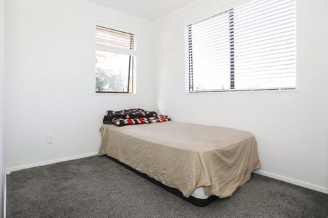 Photo of property in 8 Angeline Place, Massey, Auckland, 0614