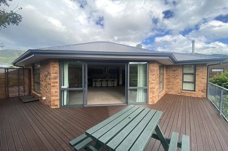 Photo of property in 27 Glentui Place, Waikawa, Picton, 7220