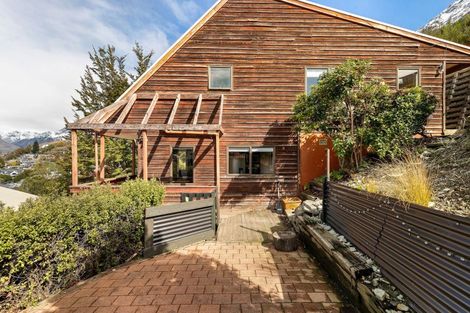 Photo of property in 60b Wynyard Crescent, Fernhill, Queenstown, 9300