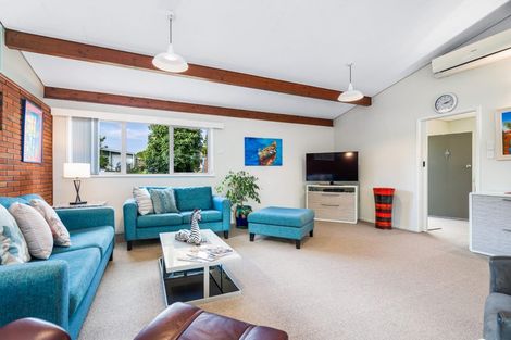 Photo of property in 21 Fairway Drive, Te Kamo, Whangarei, 0112