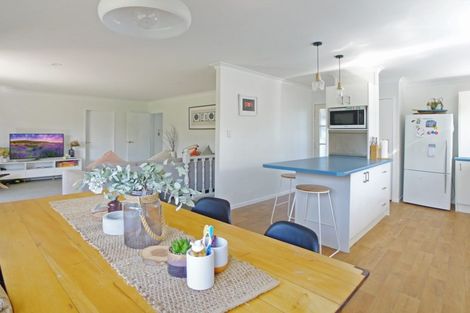 Photo of property in 52 Peverill Crescent, Papatoetoe, Auckland, 2025