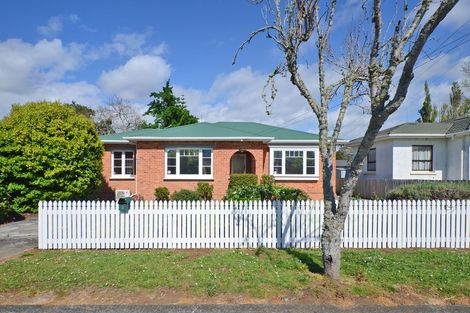 Photo of property in 5 Henry Street, Ebdentown, Upper Hutt, 5018
