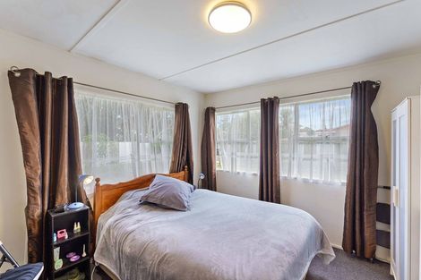 Photo of property in 16 Eruini Street, Waikanae Beach, Waikanae, 5036