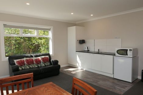 Photo of property in 104 Seaview Road, Paraparaumu Beach, Paraparaumu, 5032
