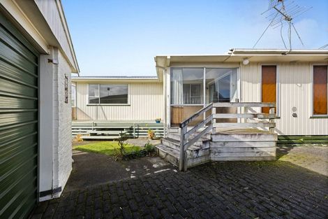 Photo of property in 27 Davidson Street, Hawera, 4610