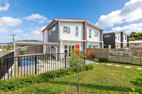 Photo of property in 1/1 Murphy Place, Titahi Bay, Porirua, 5022