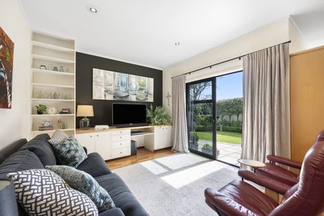 Photo of property in 65 Nicholson Road, Khandallah, Wellington, 6035