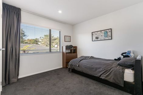 Photo of property in 13 Beaudine Avenue, Glenfield, Auckland, 0629