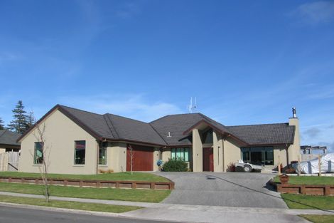 Photo of property in 8 Thistlewood Avenue, Hamilton East, Hamilton, 3216