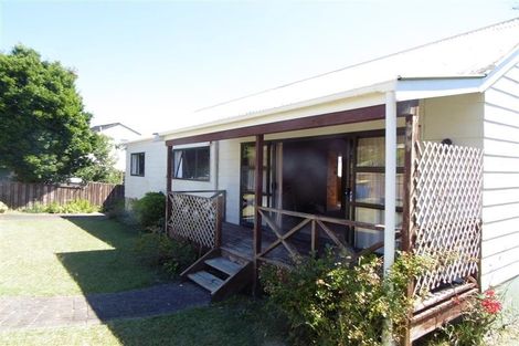Photo of property in 56 Kennedy Avenue, Forrest Hill, Auckland, 0620