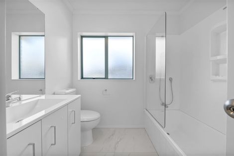 Photo of property in 33 Sandwick Drive, Weymouth, Auckland, 2103