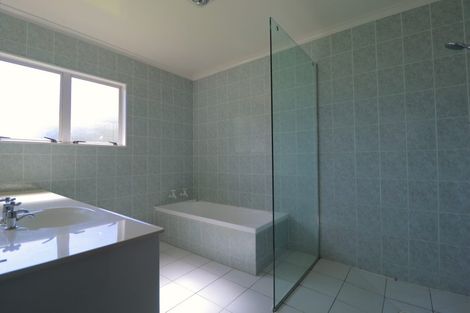 Photo of property in 8 Barberry Lane, Te Atatu Peninsula, Auckland, 0610