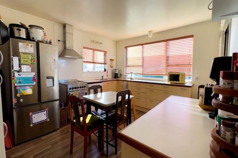 Photo of property in 27 Domain Street, Waiuku, 2123