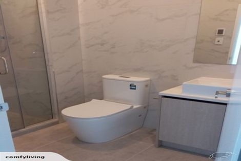 Photo of property in 2/69 Lake Road, Devonport, Auckland, 0624