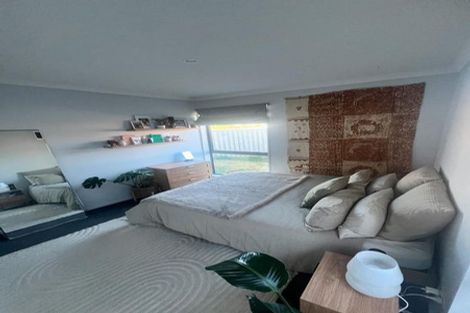 Photo of property in 129 Aviemore Drive, Highland Park, Auckland, 2010