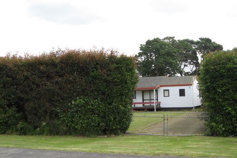 Photo of property in 70 Tindalls Bay Road, Tindalls Beach, Whangaparaoa, 0930
