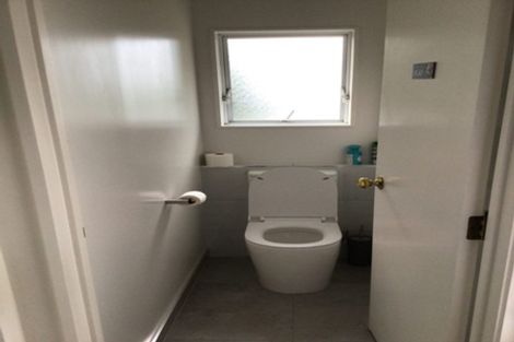 Photo of property in 2/11 Gloria Avenue, Te Atatu Peninsula, Auckland, 0610