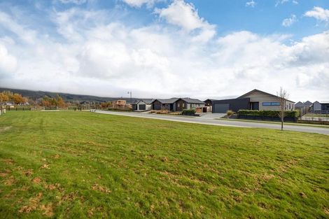 Photo of property in 5 Peterculter Drive, Wanaka, 9305