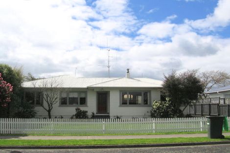 Photo of property in 2 Stratford Place, Otumoetai, Tauranga, 3110