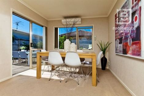Photo of property in 112a Matipo Road, Te Atatu Peninsula, Auckland, 0610