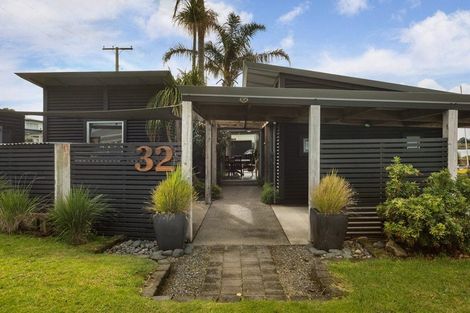Photo of property in 32 Roretana Drive, Athenree, Waihi Beach, 3177