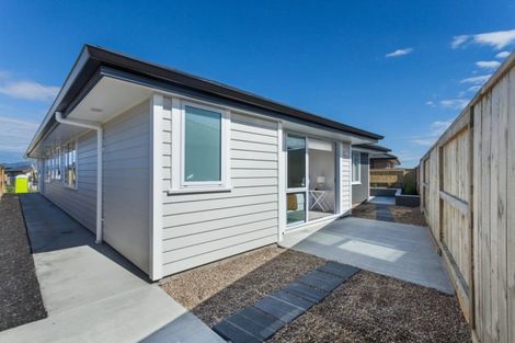 Photo of property in 33 Kotiate Street, Papamoa Beach, Papamoa, 3118