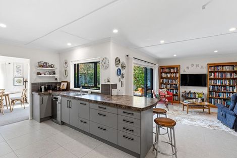 Photo of property in 6 Karlos Lane, Levin, 5510